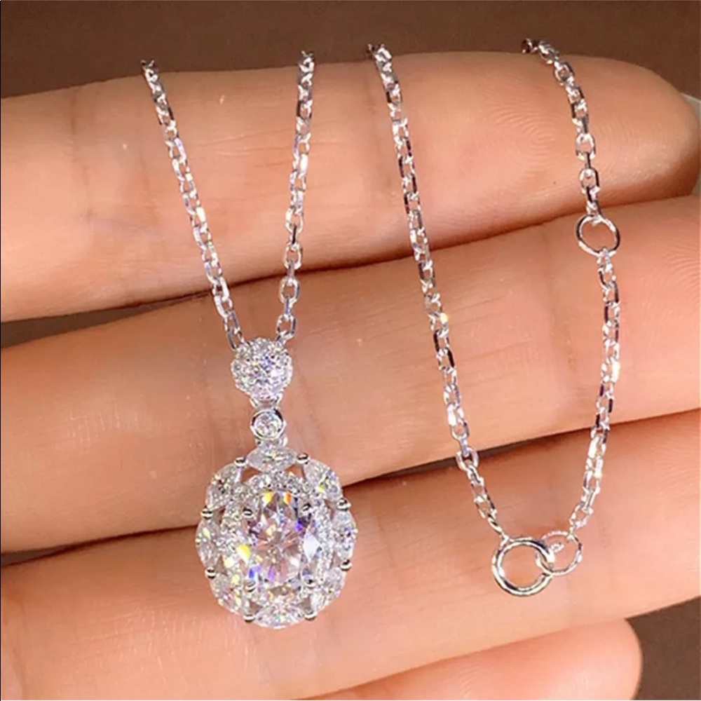 Gorgeous Silver Diamond Cubic Zirconia Pendant Necklace